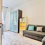 18 Minuti Dal Duomo, Soffitto Con Nuvole Colorate, Appartamento Favoloso E Accogliente Con Wifi, Netlifx Per 4 Persone