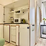 18 Minuti Dal Duomo, Soffitto Con Nuvole Colorate, Appartamento Favoloso E Accogliente Con Wifi, Netlifx Per 4 Persone