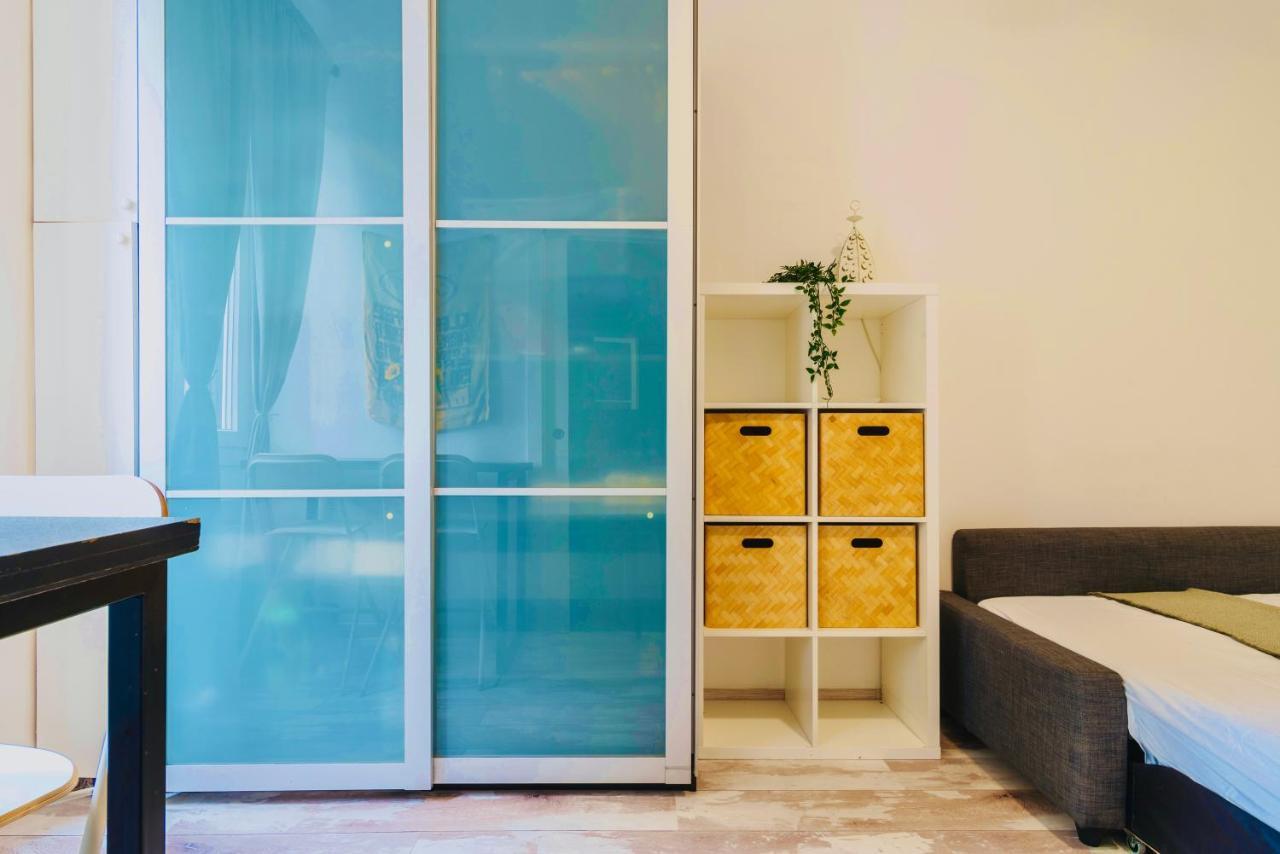 18 Minuti Dal Duomo, Soffitto Con Nuvole Colorate, Favoloso E Accogliente Con Wifi, Netlifx Per 4 Persone Appartamento Milano