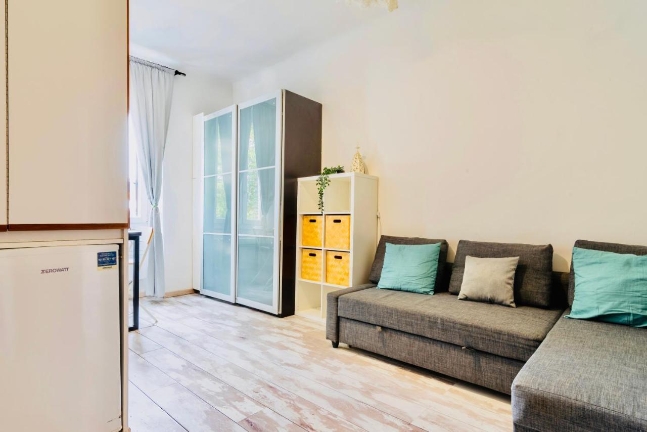18 Minuti Dal Duomo, Soffitto Con Nuvole Colorate, Favoloso E Accogliente Con Wifi, Netlifx Per 4 Persone *