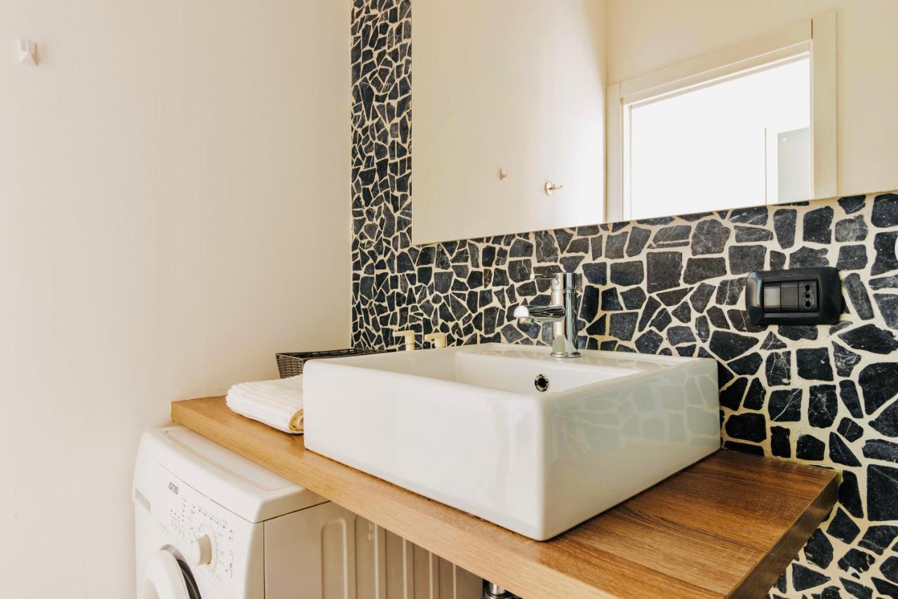 18 Minuti Dal Duomo, Soffitto Con Nuvole Colorate, Favoloso E Accogliente Con Wifi, Netlifx Per 4 Persone *
